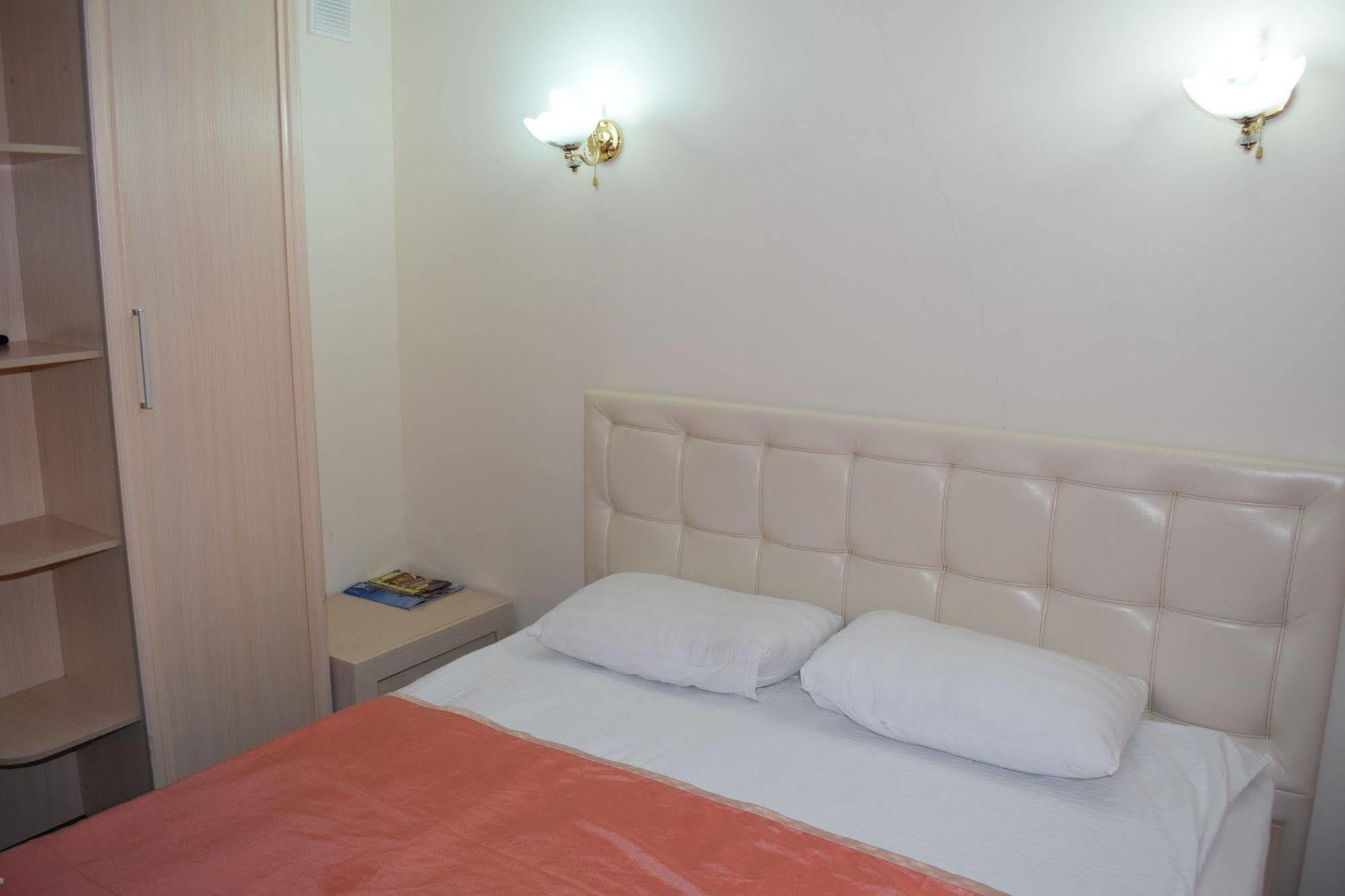Bayterek Hotel Astana Eksteriør bilde